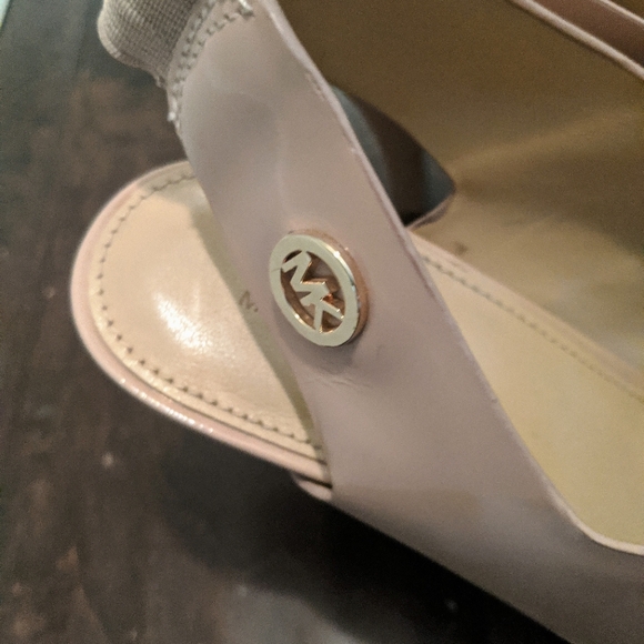 Michael Kors Nude Patent Leather Rochelle Sandals - Picture 5 of 9